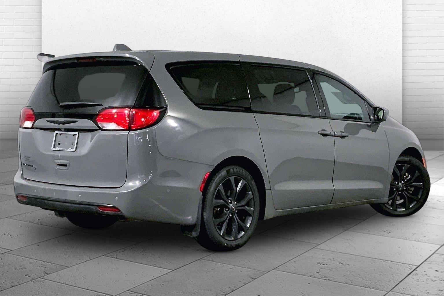 2020 Chrysler Pacifica Touring