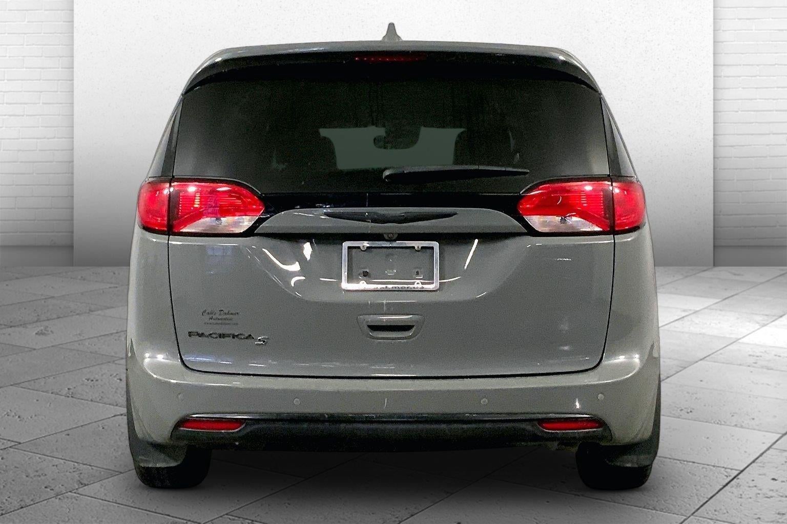 2020 Chrysler Pacifica Touring