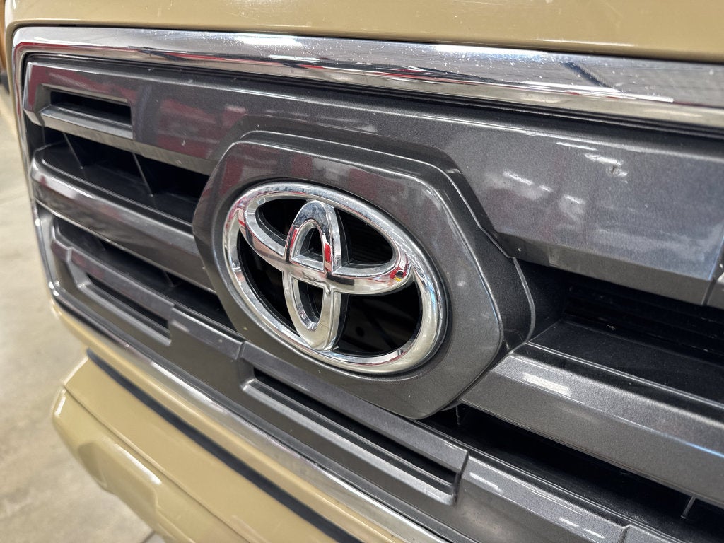 2017 Toyota Tacoma Limited V6