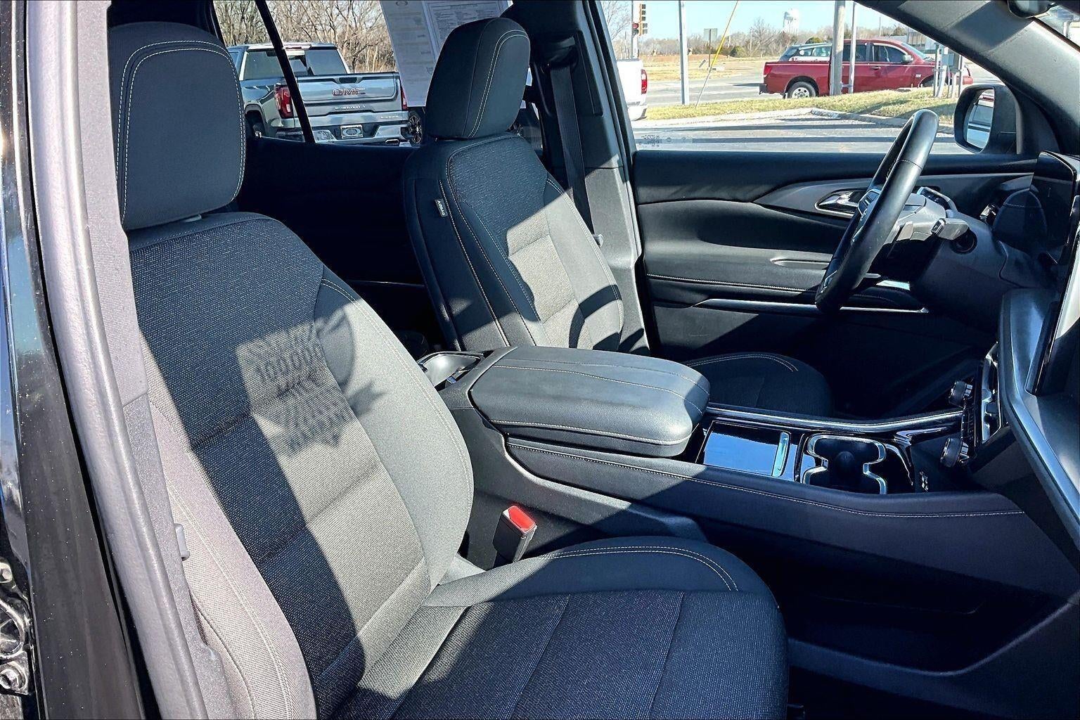 2024 Chevrolet Traverse LT