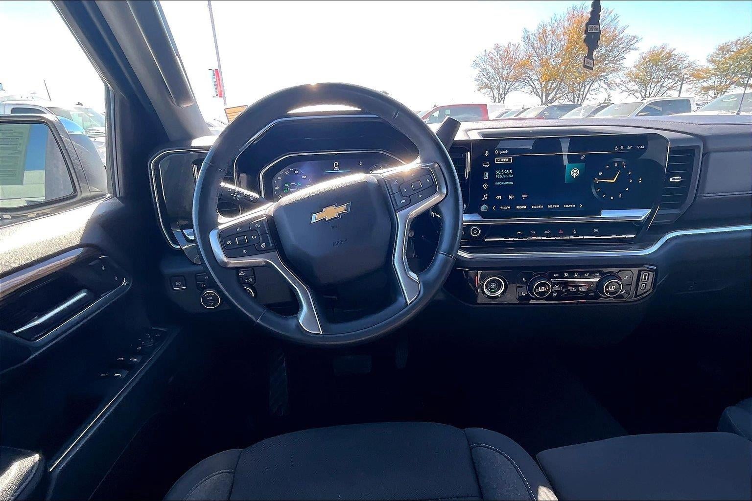 2024 Chevrolet Silverado 1500 LT