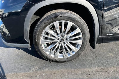 2024 Toyota Highlander Hybrid Platinum