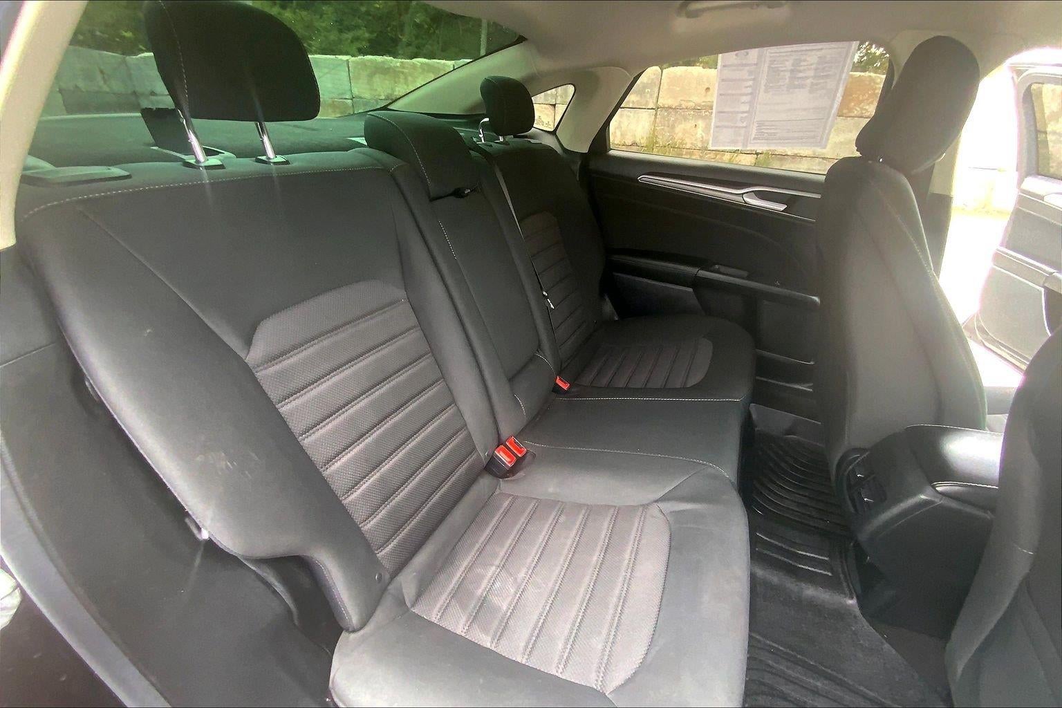 2020 Ford Fusion SE