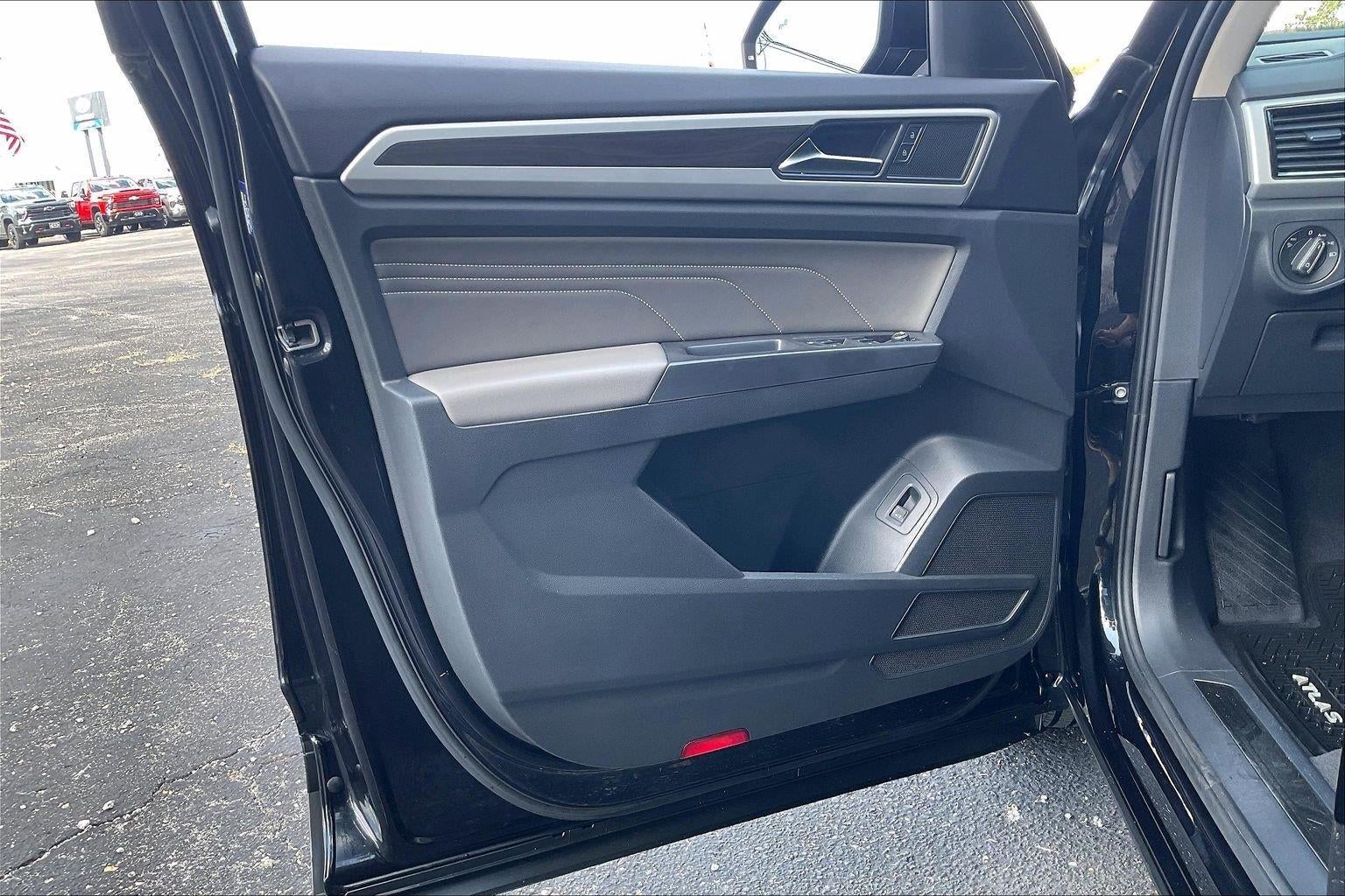 2023 Volkswagen Atlas 3.6L V6 SE w/Technology