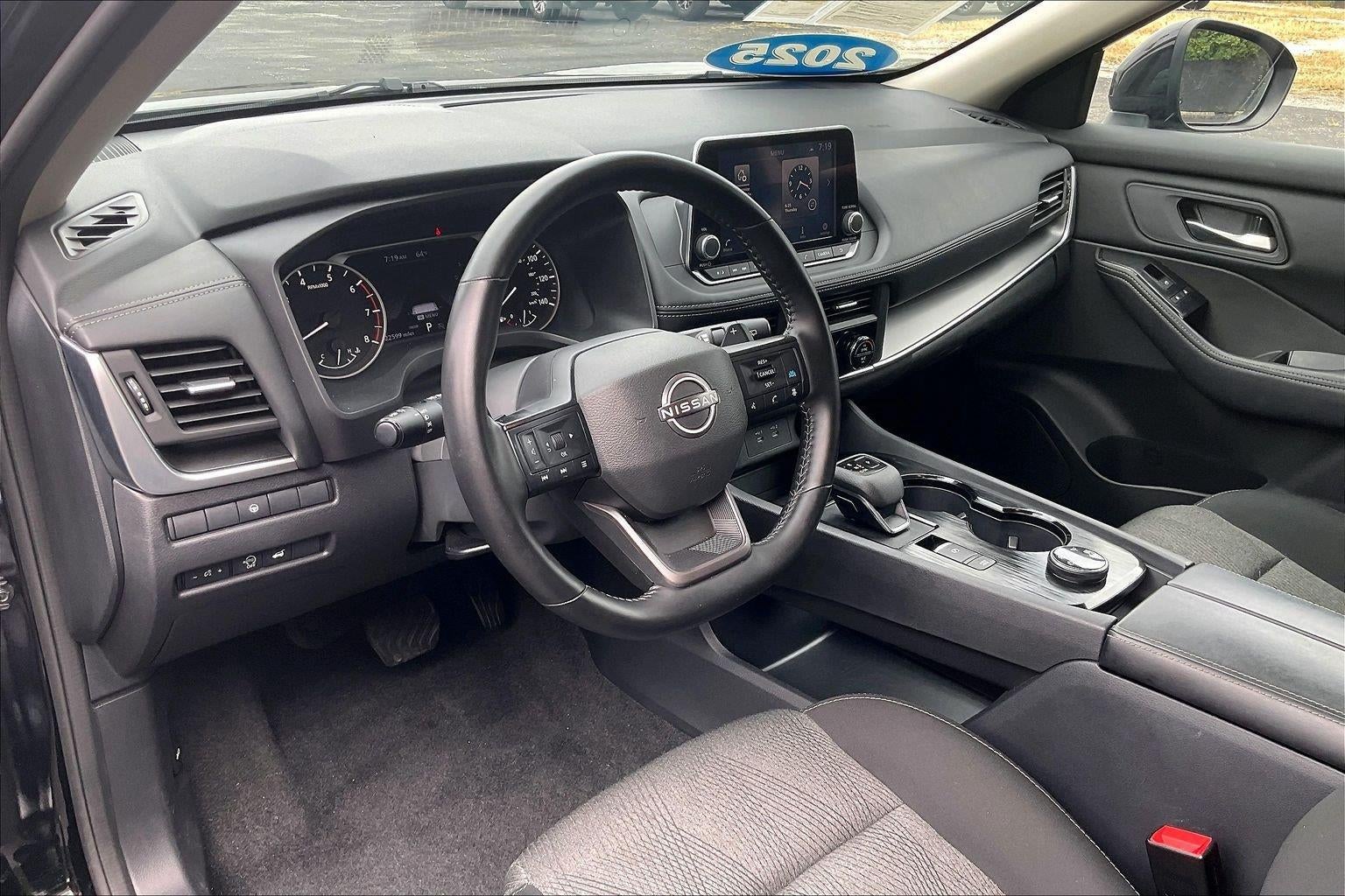 2025 Nissan Rogue SV