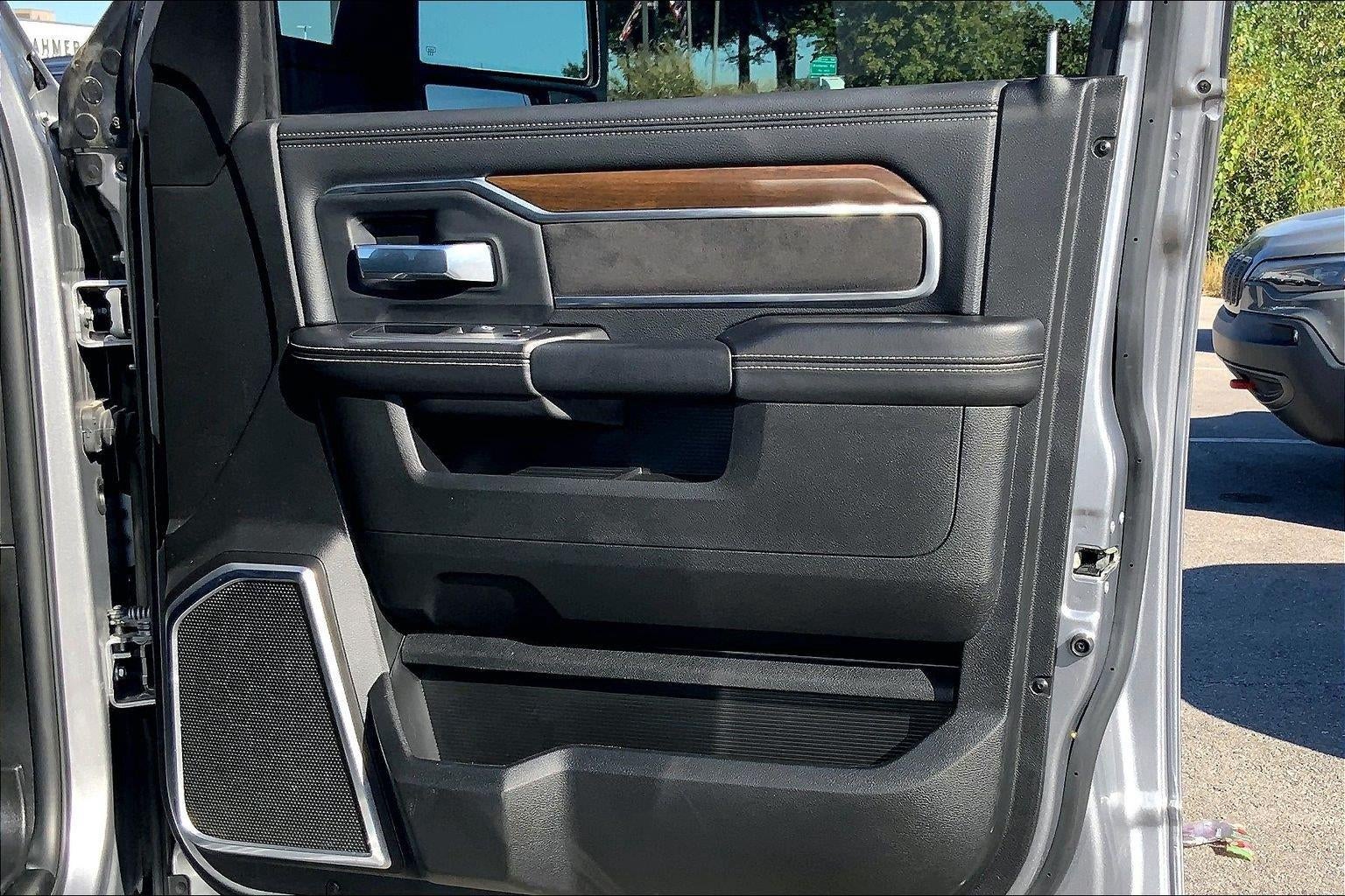 2024 RAM 2500 Laramie Crew Cab 4x4 6'4' Box