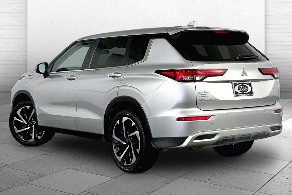 2024 Mitsubishi Outlander SE