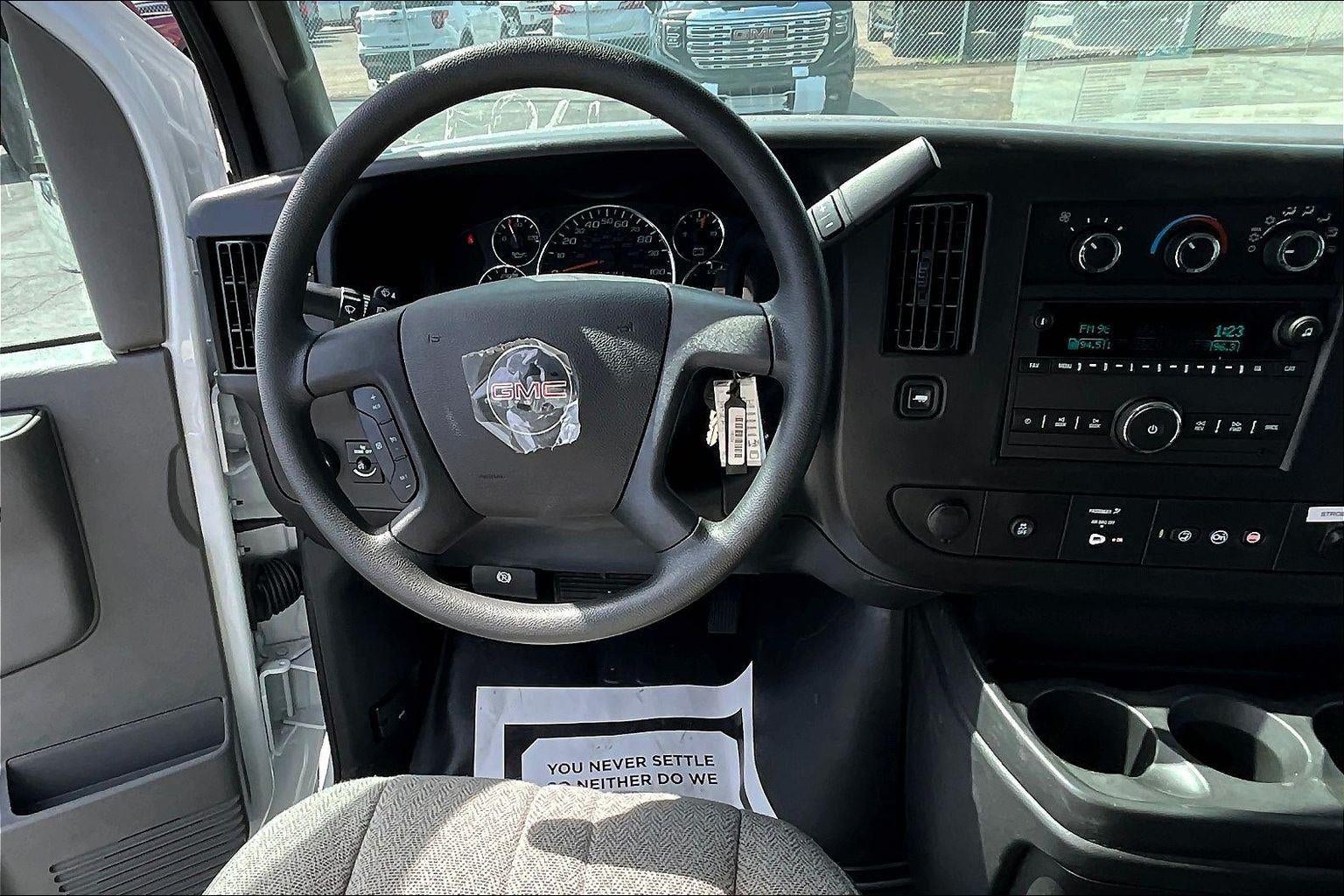 2026 GMC Savana Cutaway 3500 1WT