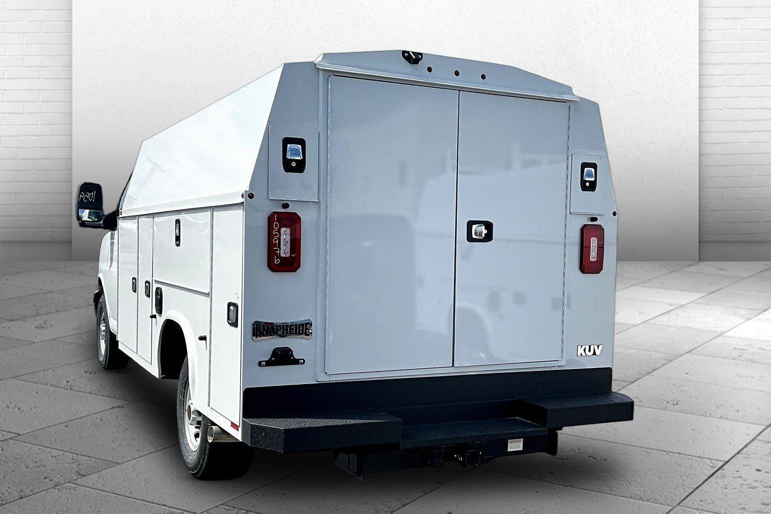 2026 GMC Savana Cutaway 3500 1WT