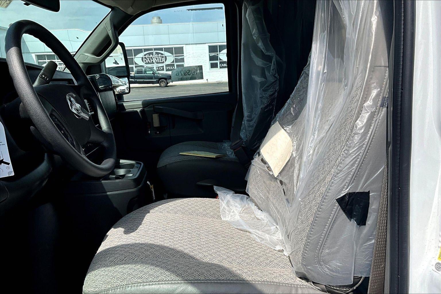 2026 GMC Savana Cutaway 3500 1WT