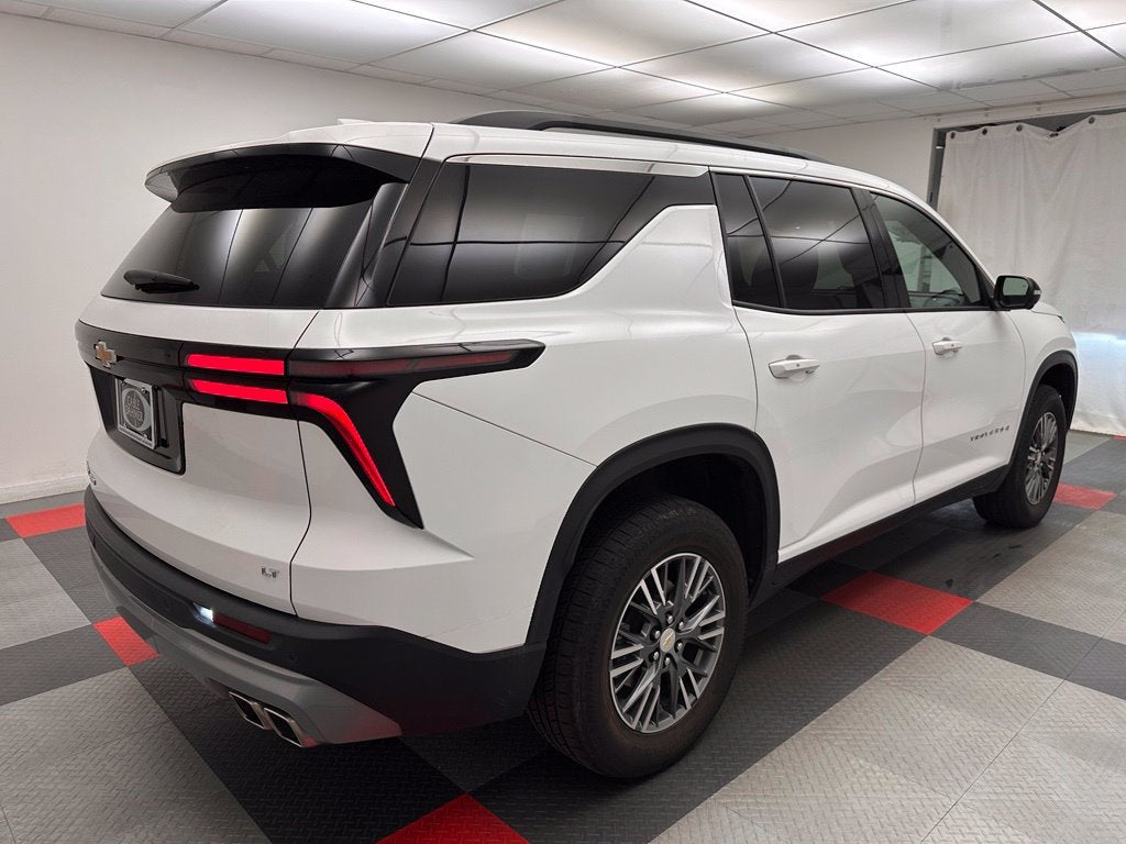 2024 Chevrolet Traverse LT